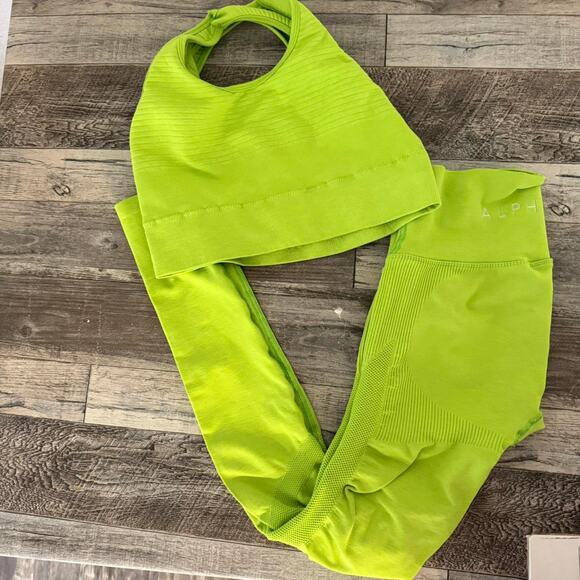 Alphalete vault neon green set NEW worn once! - Picture 4 of 10